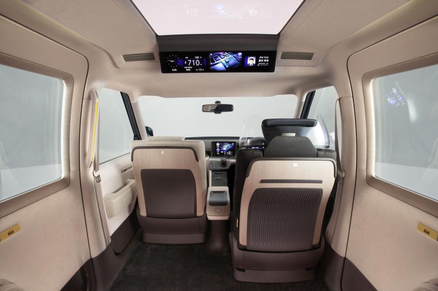  Toyota JPN Taxi Concept 2013 года  (фото 10 из 37)